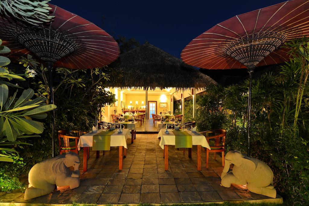 Oasis Hotel Nyaung-U Exterior foto