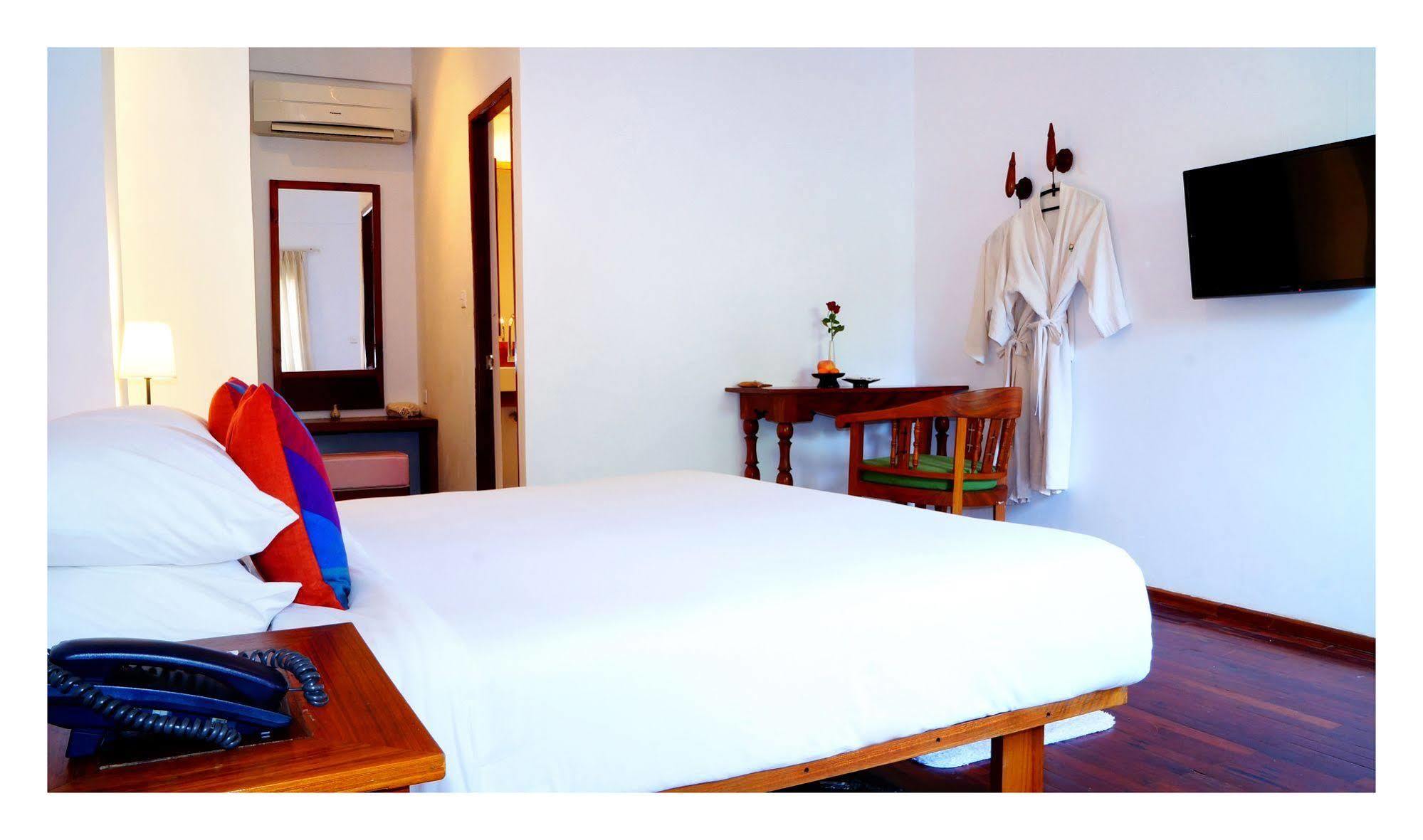 Oasis Hotel Nyaung-U Exterior foto
