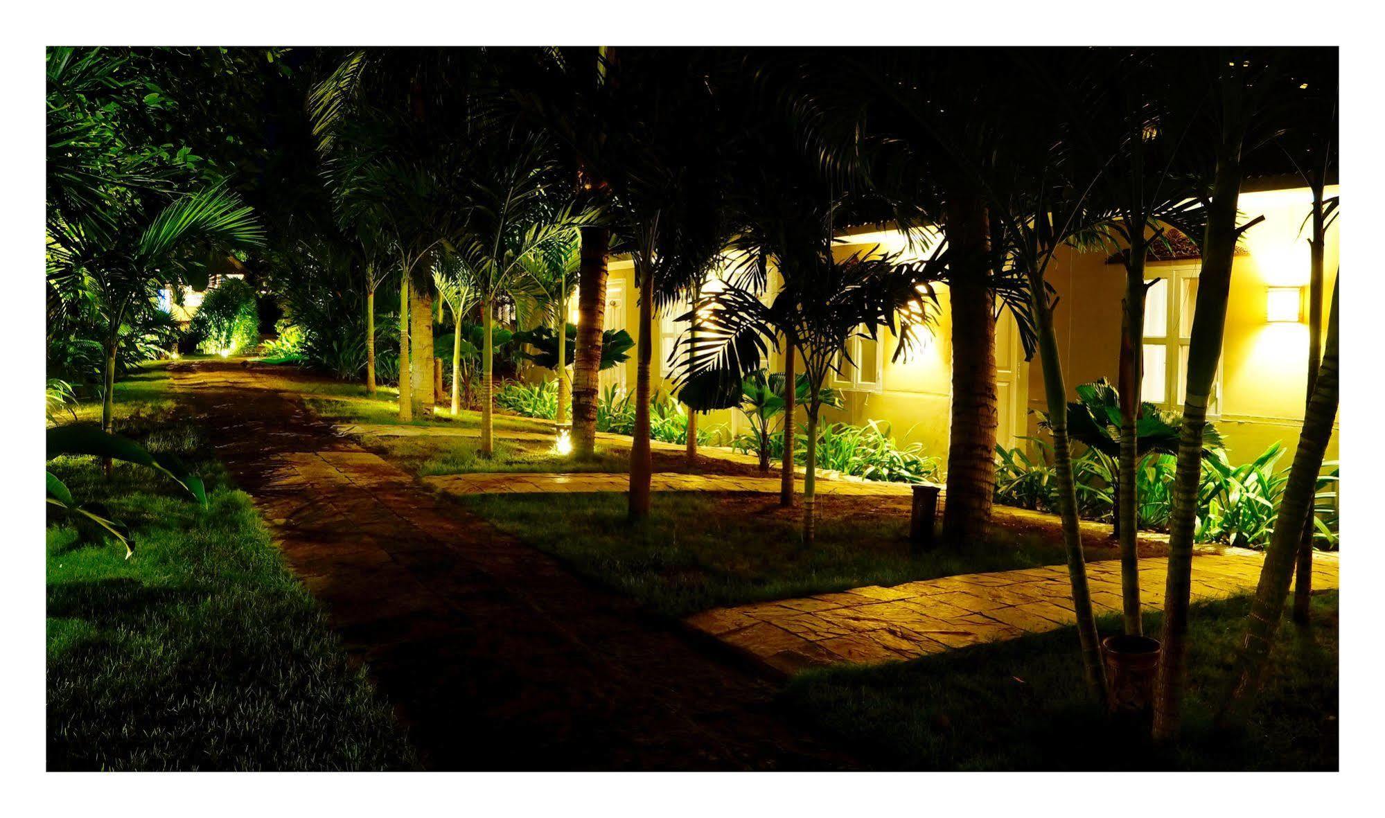 Oasis Hotel Nyaung-U Exterior foto